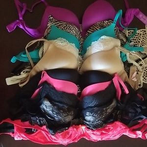 Private bundle of 11 bras